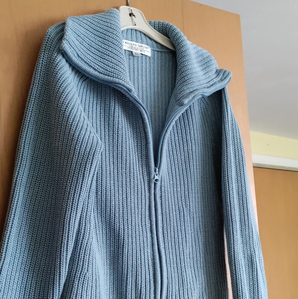 Carolyn Taylor  Cardigan Zip Up & Zip Down. EUC Raglan Sleeve Style